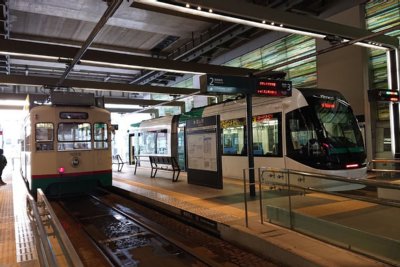 富山駅停留場は8面2線